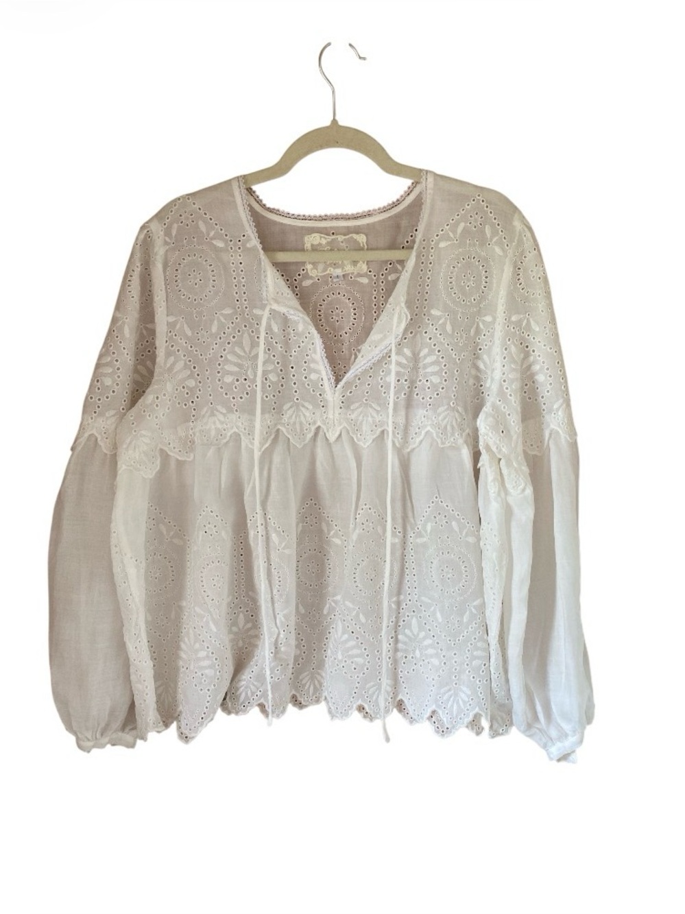 NWOT Johnny Was'Lucie' Cotton Eyelet Blouse in the white/blanc colorway s L